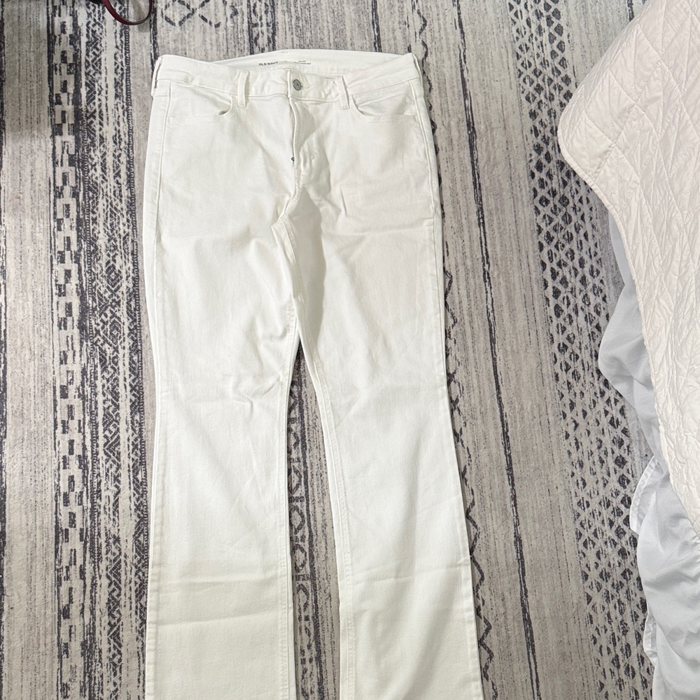Old Navy White Mid-Rise Wow Boot-Cut Jeans
